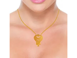 22k Regal Gold Chain Pendant With Floral Detailing