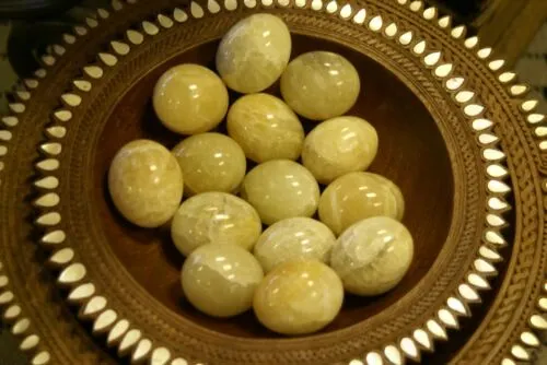 done 2 Hand Carved & Polished Stalagmitic Alabaster Calcite Eggs Hard Stone EXQUISITE