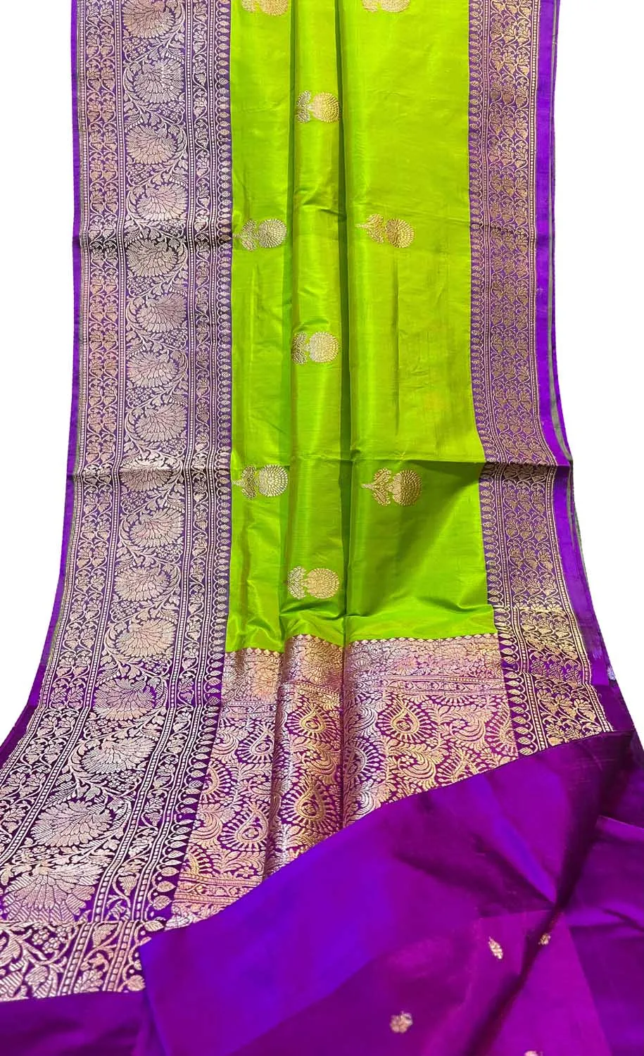 Exquisite Green Banarasi Handloom Silk Saree