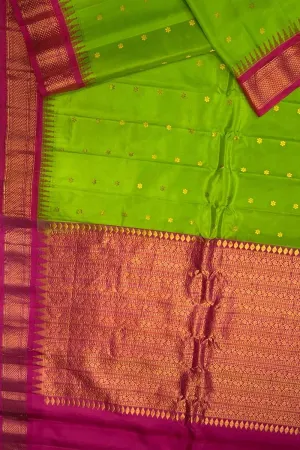 Exquisite Green Gadwal Handloom Pure Silk Saree