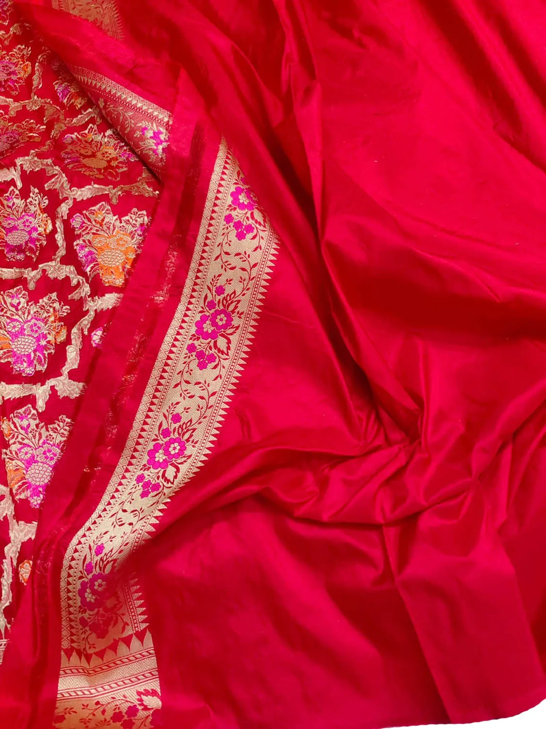 Exquisite Red Banarasi Handloom Katan Silk Saree
