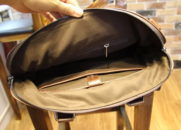 Fashionable Men's Light Briefcase