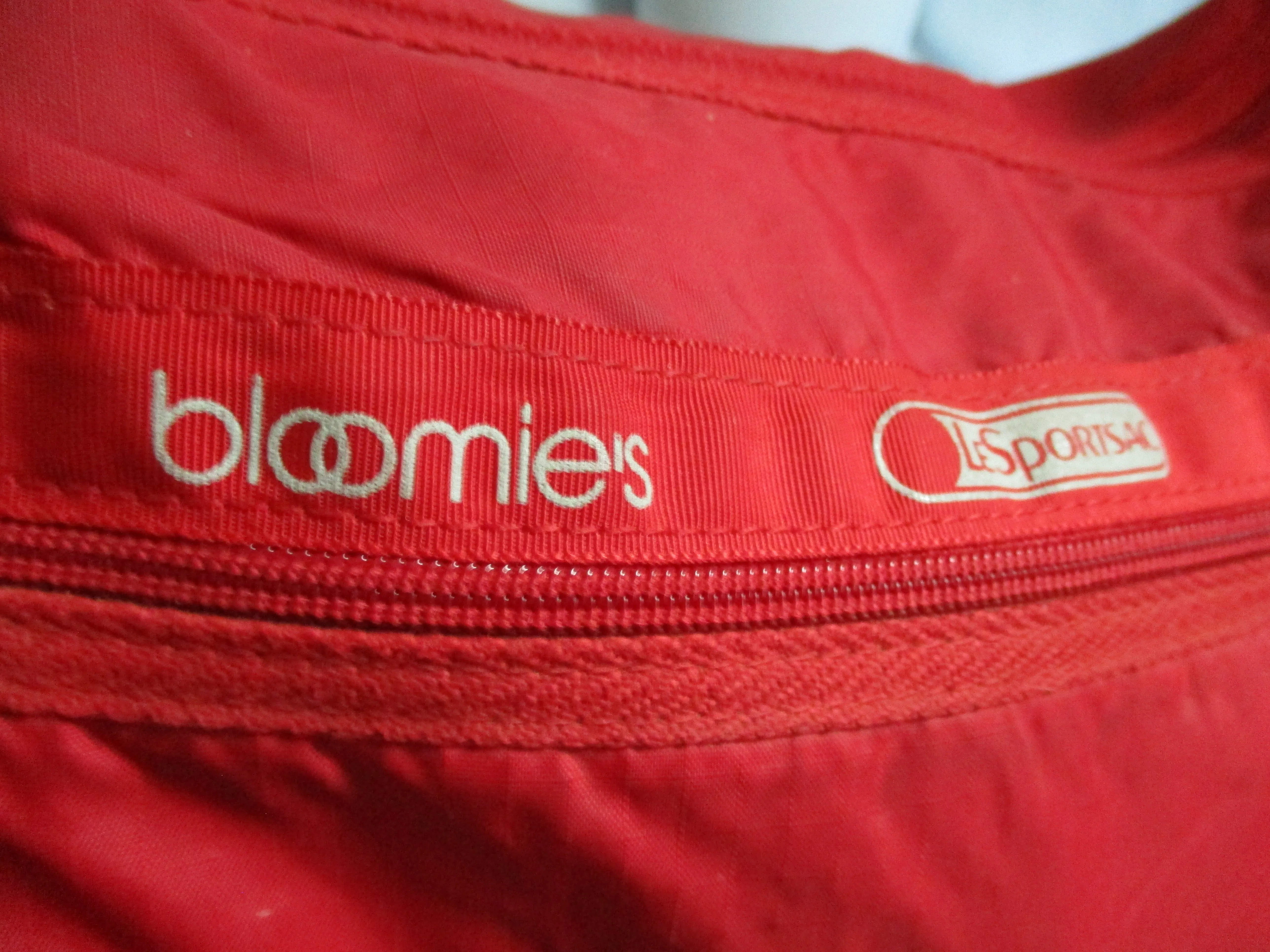 Le Sport Sac LESPORTSAC BLOOMIE'S crossbody shoulder bag purse RED