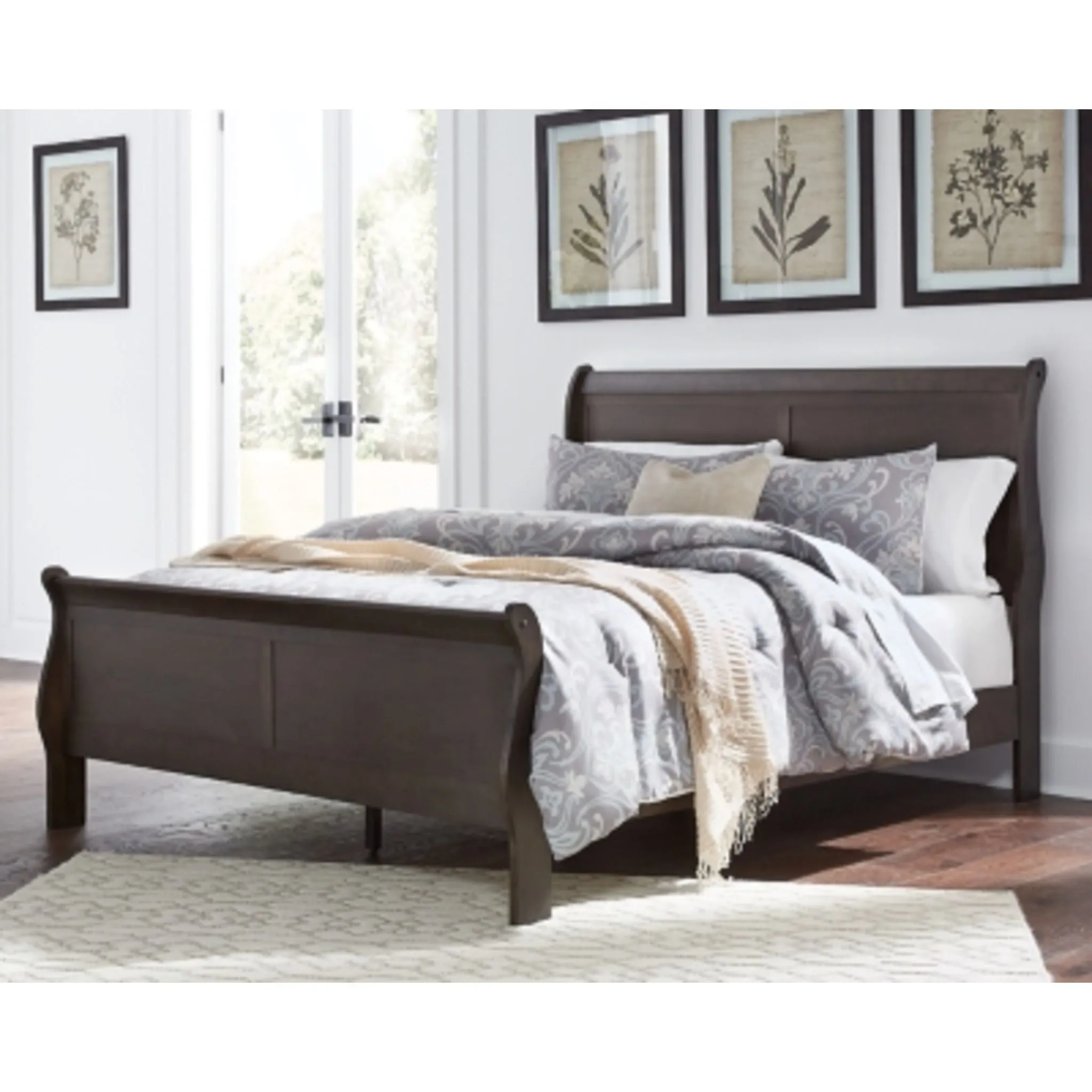 Leewarden Queen Bed