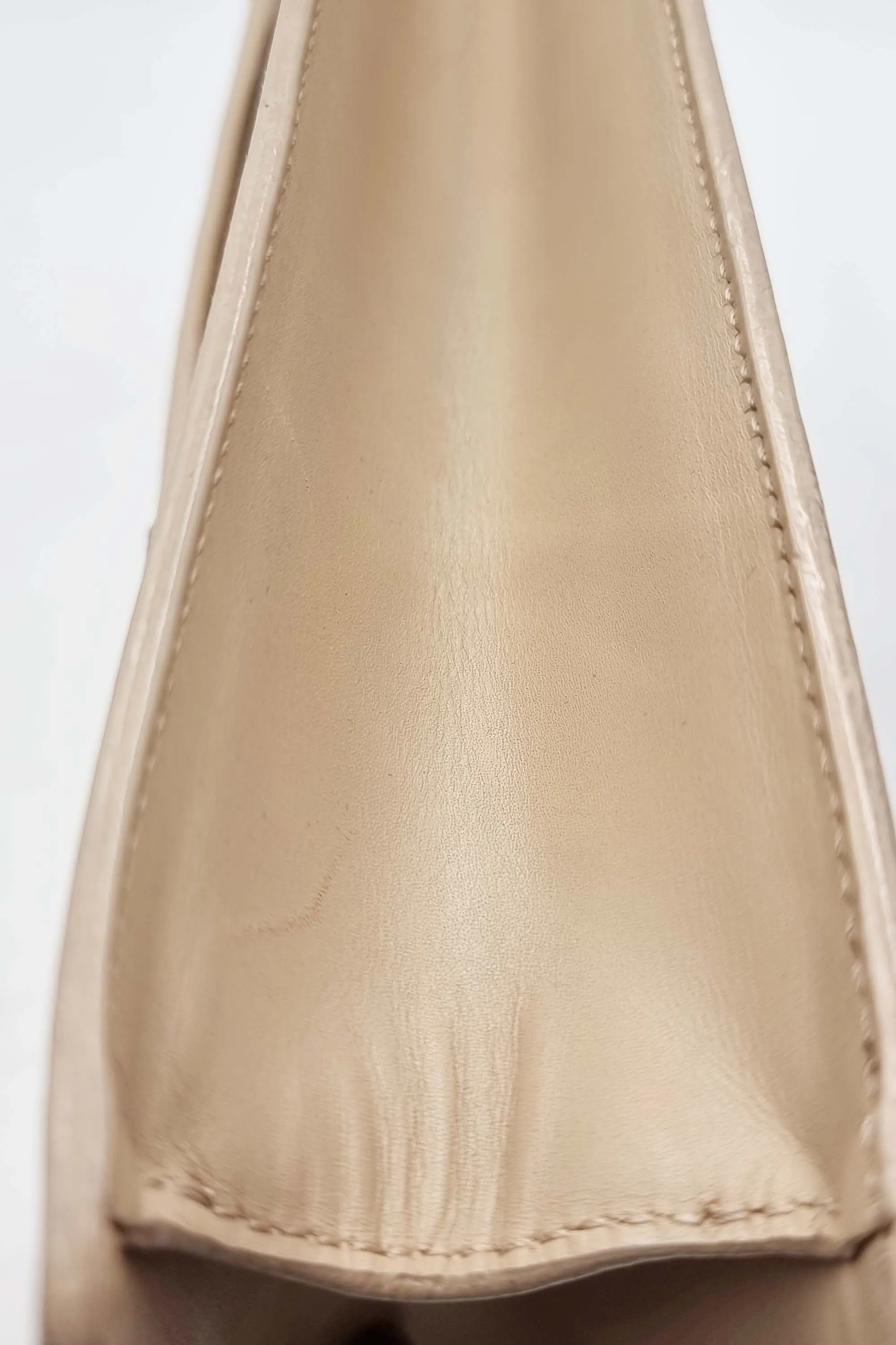 Medium Betty Flap Bag Beige