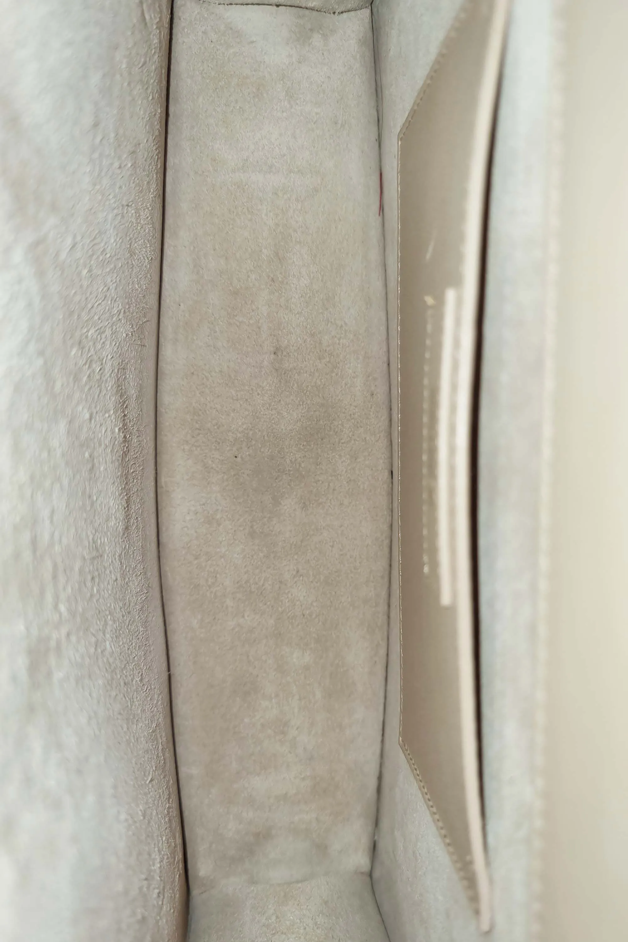 Medium Betty Flap Bag Beige