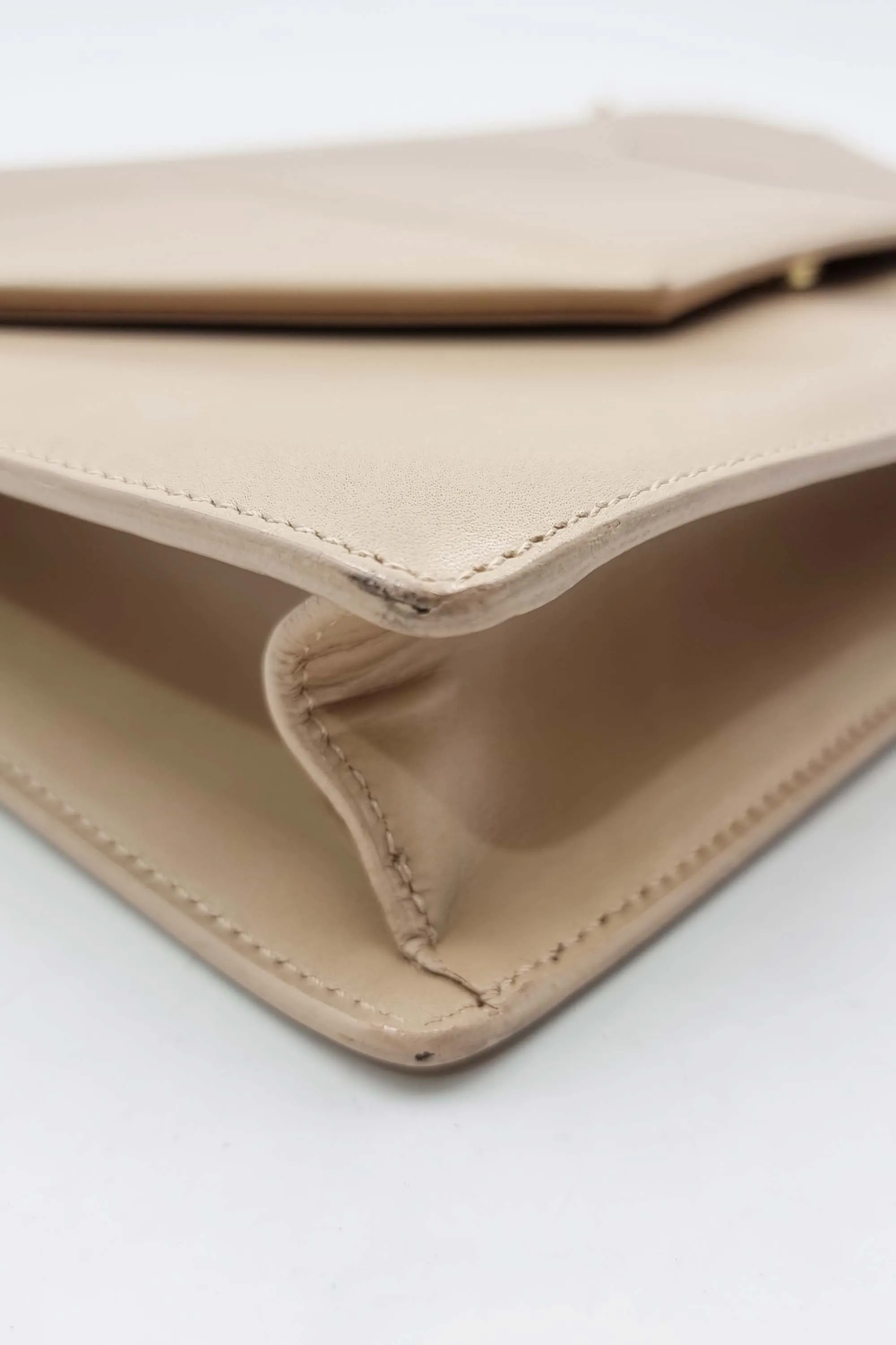 Medium Betty Flap Bag Beige