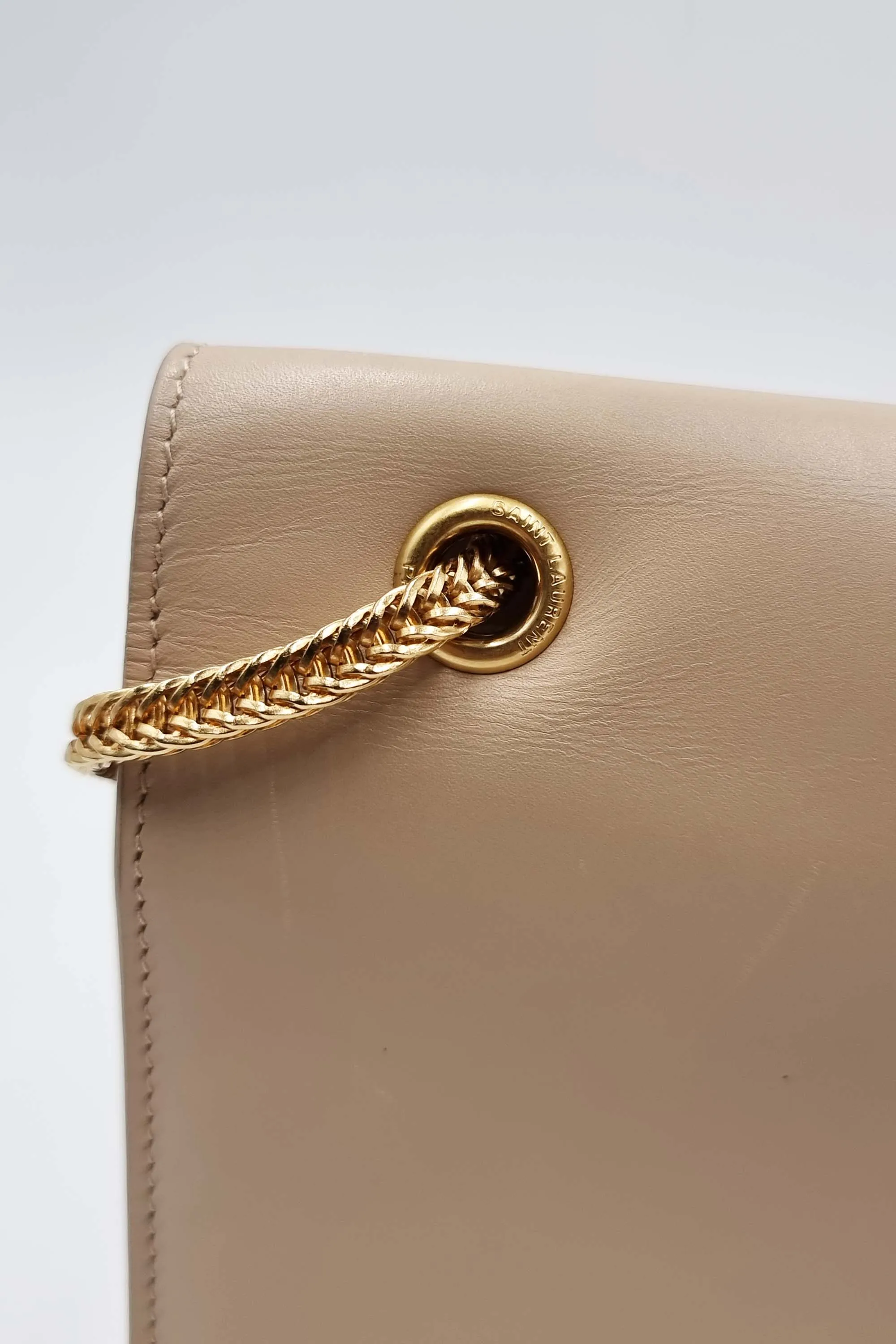 Medium Betty Flap Bag Beige