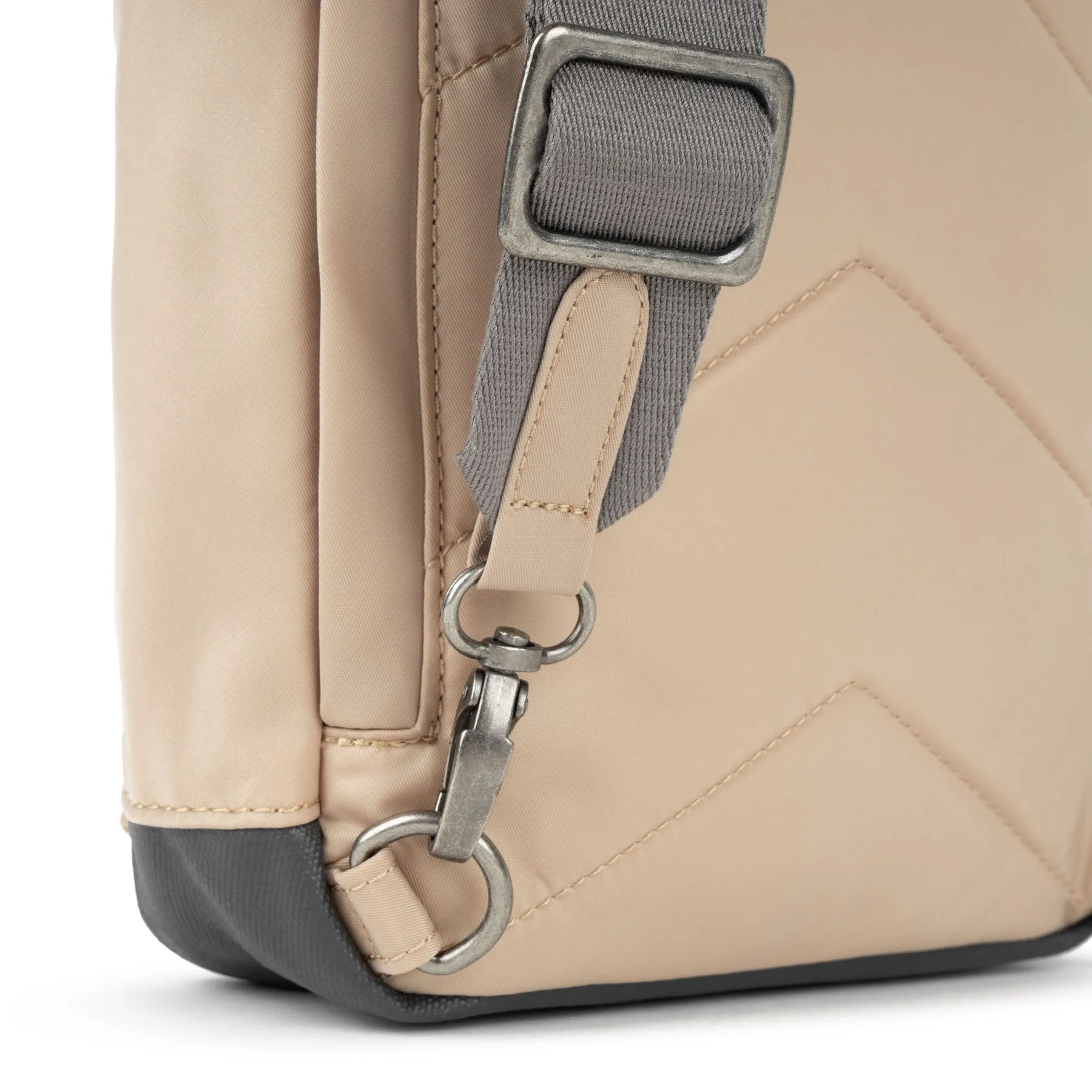 ROKA Willesden B Large Recycled Nylon Bag - Sand