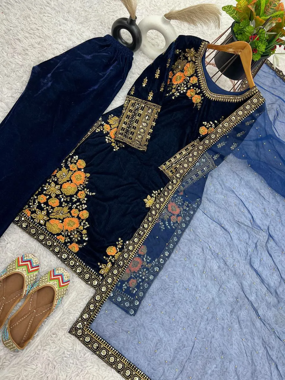 Superhit Dark Blue Exquisite Velvet Salwar Suit