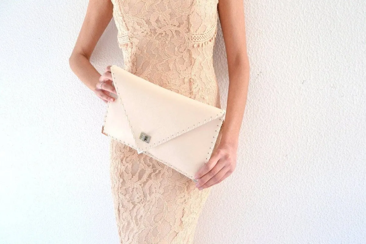 Symmetria  leather clutch in nude: Gold / Large