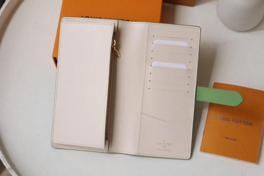 VERTICAL WALLET CAPUCINES GREEN