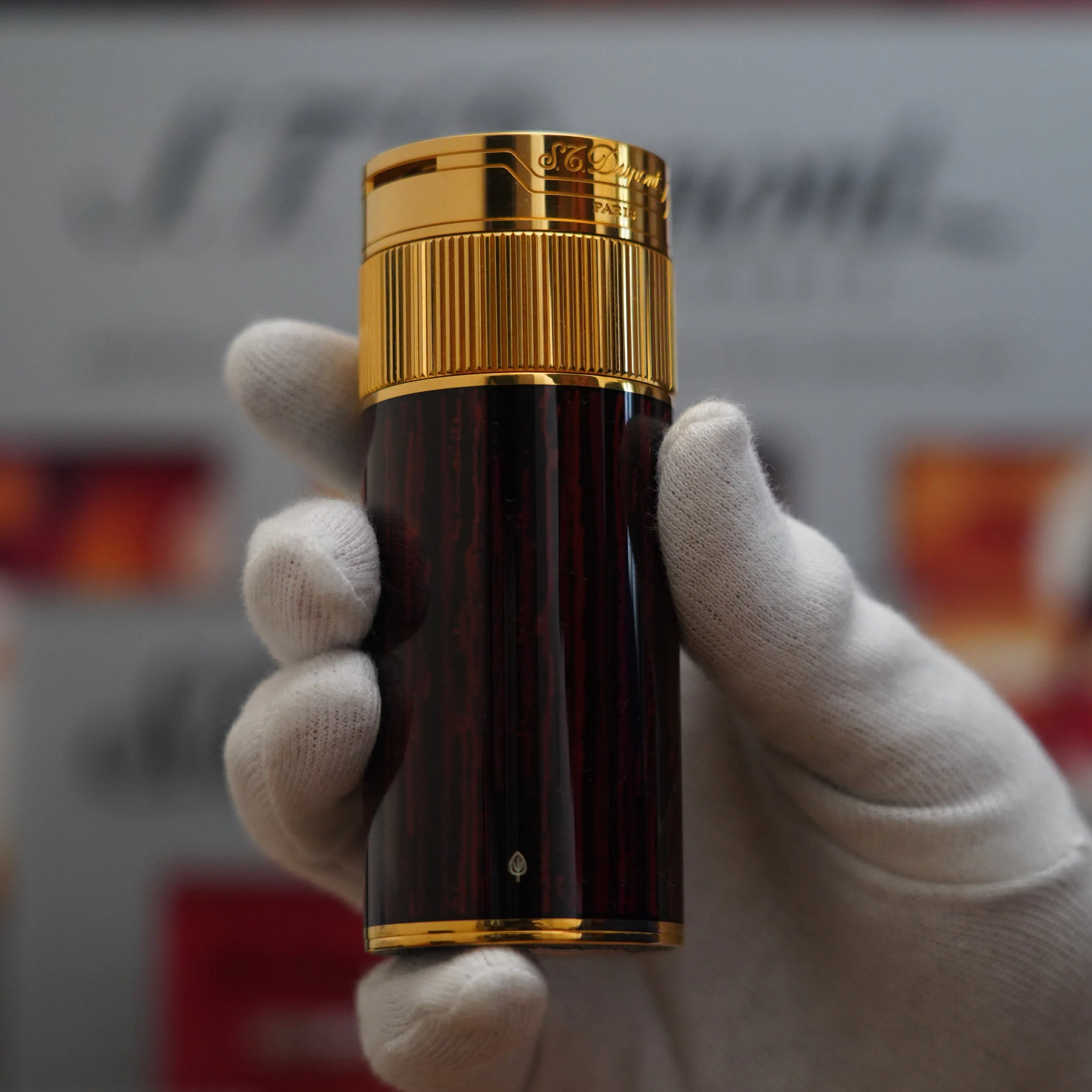 Vintage 1980 S.T. Dupont 18k Masterpiece Unique Cylinder Gold Plated Macassar Lacquer Dual Flame Table Lighter