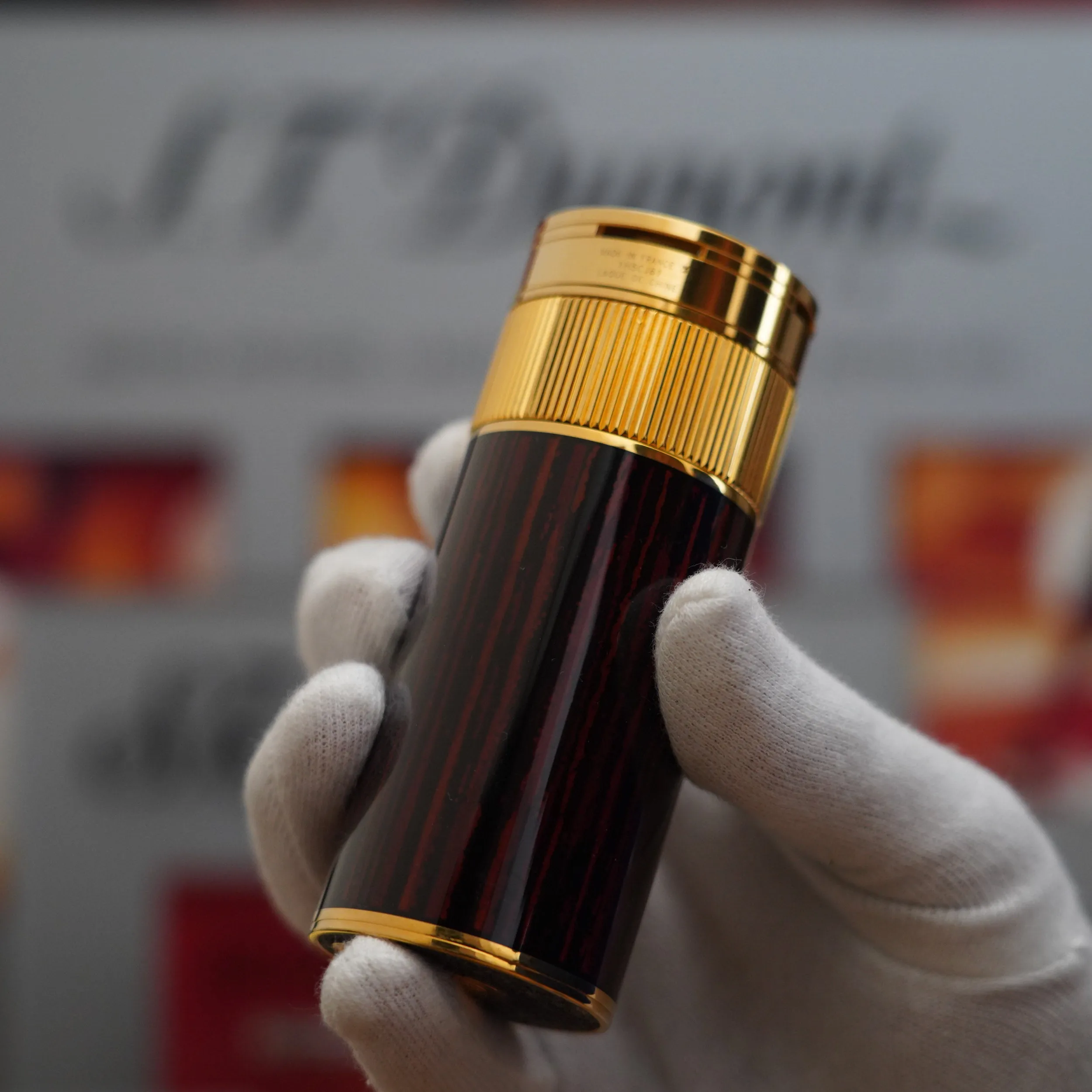 Vintage 1980 S.T. Dupont 18k Masterpiece Unique Cylinder Gold Plated Macassar Lacquer Dual Flame Table Lighter